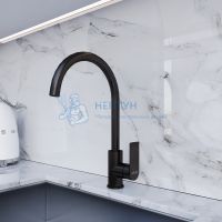 Смеситель для кухни черный Avrora Moon с высоким поворотным изливом AV3521